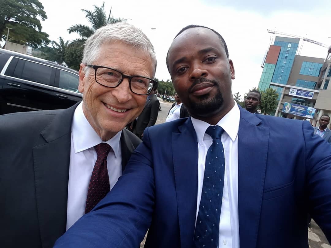 Umwami wa AI muri Afurika Liambi Willy akomeje kuvugwaho nyuma y’amashusho bivugwa ko amuhuza na Bill Gates